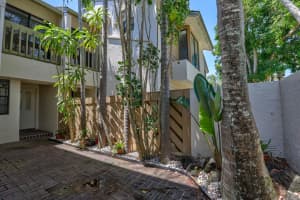6042 Glendale Dr, Boca Raton, FL 33433, Sold 07/12/18