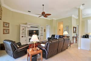 832 Carolina Cir SW, Vero Beach, FL 32962, Sold 08/30/18