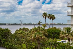 3200 S Ocean Blvd APT B302, Palm Beach, FL 33480, Sold 10/15/18