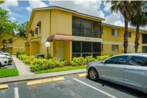 3053 N Oakland Forest Dr, Oakland Park, FL 33309, Sold 08/13/18