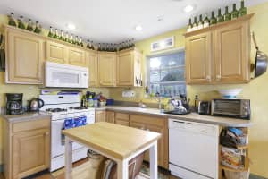 1021 Brooks Ln, Delray Beach, FL 33483, Sold 06/25/18