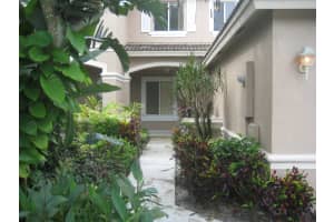 4915 Pinemore Ln, Lake Worth, FL 33463, Sold 09/11/18