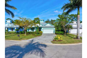 2484 NW Hummingbird Cir, Stuart, FL 34994, Sold 08/31/18