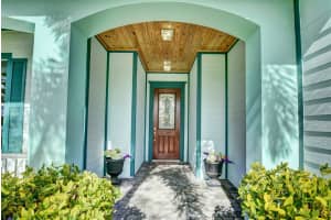 2484 NW Hummingbird Cir, Stuart, FL 34994, Sold 08/31/18