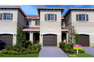 370 SE 1st Dr, Deerfield Beach, FL 33441, Sold 07/20/18