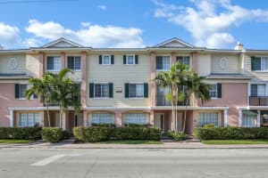 240 NE 2nd St, Delray Beach, FL 33444, Sold 08/24/18