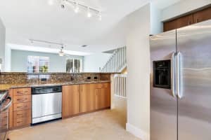 240 NE 2nd St, Delray Beach, FL 33444, Sold 08/24/18