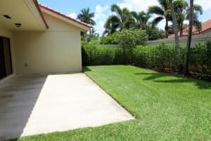 2890 Eagle Ln, West Palm Beach, FL 33409, Sold 09/21/18