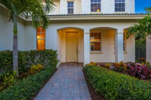 6151 SE Crooked Oak Ave, Hobe Sound, FL 33455, Sold 10/12/18