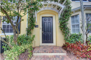314 Tuxedo Ln, West Palm Beach, FL 33401, Sold 11/08/18