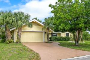 10420 SE Jupiter Narrows Dr, Hobe Sound, FL 33455, Sold 08/27/18