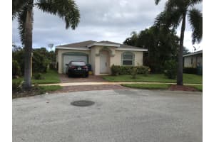2122 E Ridge Circle East, Boynton Beach, FL 33435, Sold 08/17/18
