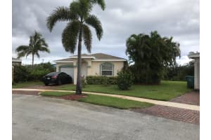 2122 E Ridge Circle East, Boynton Beach, FL 33435, Sold 08/17/18