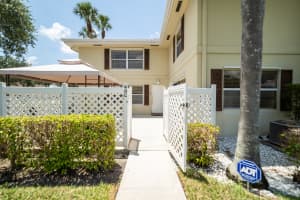 48 Essex Ct, Royal Palm Beach, FL 33411, Sold 10/11/18
