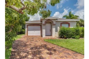 2093 E Ridge Circle East, Boynton Beach, FL 33435, Sold 08/20/18