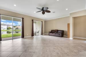 8192 Butler Greenwood Dr, Royal Palm Beach, FL 33411, Sold 04/19/19
