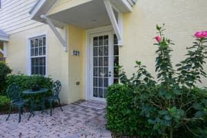 2320 Water Oaks Ln, Vero Beach, FL 32962, Sold 12/28/18