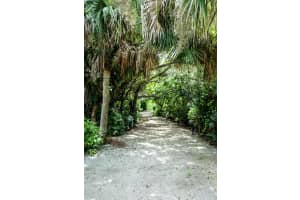 130 N White Jewel Ct, Vero Beach, FL 32963, Sold 04/26/19
