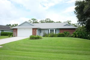 4525 12th Manor SW, Vero Beach, FL 32968, Sold 09/27/18