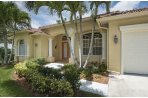 1808 Hazelwood Dr, Fort Pierce, FL 34982, Sold 09/20/18