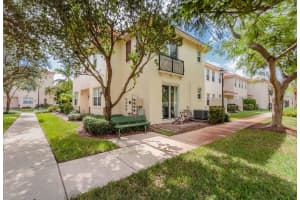 1020 E Longport Cir APT F2, Delray Beach, FL 33444, Sold 10/19/18