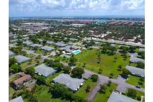 7315 W Oakridge Cir, Lantana, FL 33462, Sold 01/14/19