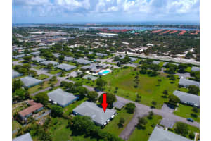 7315 W Oakridge Cir, Lantana, FL 33462, Sold 01/14/19