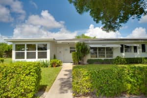7315 W Oakridge Cir, Lantana, FL 33462, Sold 01/14/19