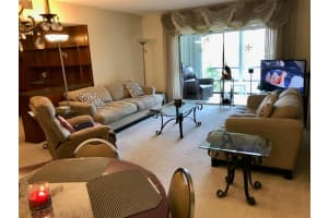 10 SE 13th St APT B1, Boca Raton, FL 33432, Sold 10/01/18