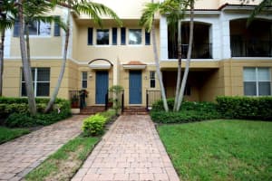 2870 S Oasis Dr, Boynton Beach, FL 33426, Sold 09/18/18