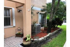 3283 NW 44th St, Oakland Park, FL 33309, Sold 10/18/18