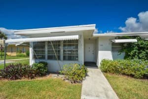 7261 E Oakridge Cir, Lantana, FL 33462, Sold 10/09/18