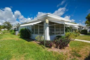 7261 E Oakridge Cir, Lantana, FL 33462, Sold 10/09/18