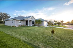 4635 Stephanie Ln SW, Vero Beach, FL 32968, Sold 12/27/18