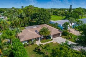 10860 SE Stern Ln, Hobe Sound, FL 33455, Sold 02/01/19