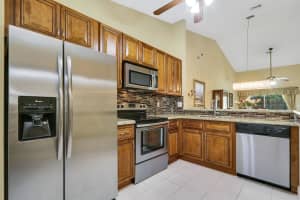 8088 Summer Shores Dr, Delray Beach, FL 33446, Sold 11/21/18
