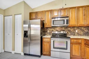 8088 Summer Shores Dr, Delray Beach, FL 33446, Sold 11/21/18