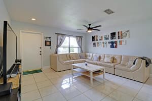 9420 NW 82nd St, Tamarac, FL 33321, Sold 10/19/18