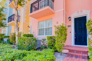 1008 E Heritage Club Cir, Delray Beach, FL 33483, Sold 11/30/18