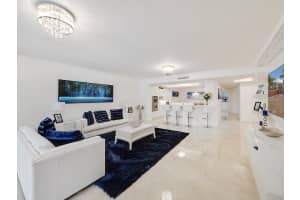 400 US-1, Jupiter, FL 33477, Sold 04/25/19