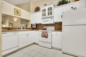 8084 Summer Shores Dr, Delray Beach, FL 33446, Sold 11/15/18