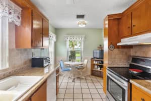 5328 Mirror Lakes Blvd, Boynton Beach, FL 33472, Sold 10/30/18