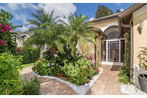5121 Willow Pond Rd W, West Palm Beach, FL 33417, Sold 10/29/18