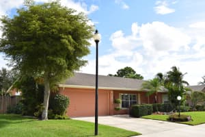 5432 Sandhurst Cir S, Lake Worth, FL 33463, Sold 10/25/18