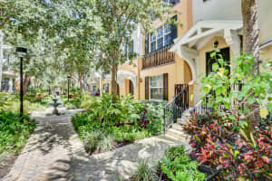 374 E Mallory Cir, Delray Beach, FL 33483, Sold 11/29/18