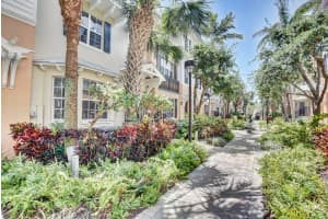 374 E Mallory Cir, Delray Beach, FL 33483, Sold 11/29/18