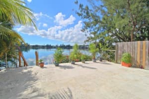 7030 SW 48th Ln, Miami, FL 33155, Sold 04/04/19