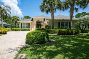 842 Carolina Cir SW, Vero Beach, FL 32962, Sold 05/13/19