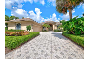 19 Bermuda Lake Dr, Palm Beach Gardens, FL 33418, Sold 01/03/19