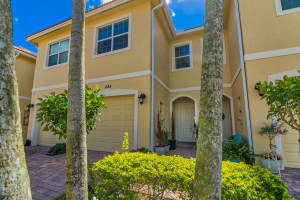 684 SW Glen Crest Way, Stuart, FL 34997, Sold 11/27/18